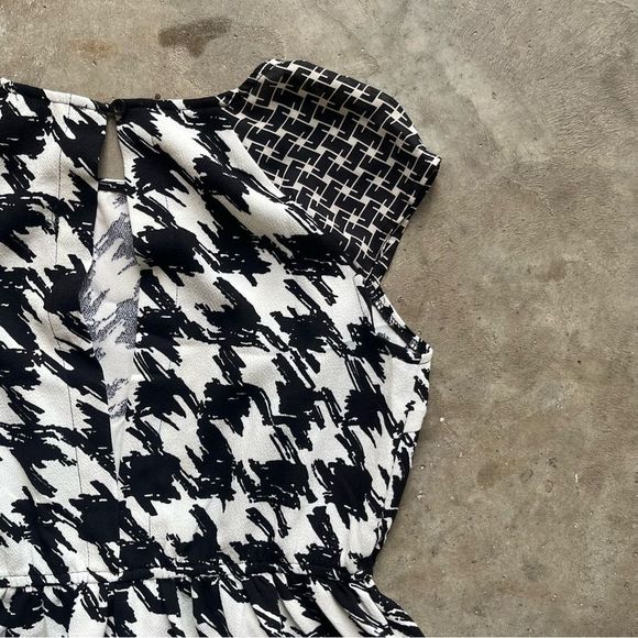 Hem & Thread Houndstooth Dress size small - Picture 7 of 11